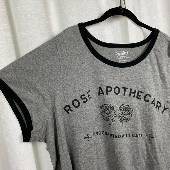 Torrid Gray Schitt’s Creek Rose Apothecary T-Shirt Sz.4 - Picture 9 of 14